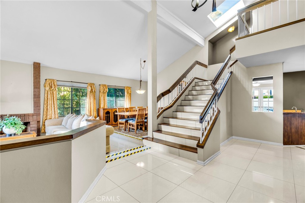 1549 Hillcrest Drive