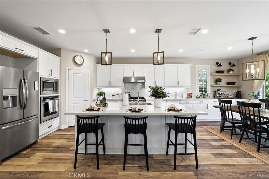 listing image 130720649396369854380