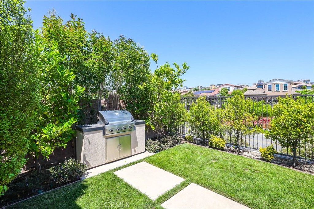 listing image 130727565552860297648