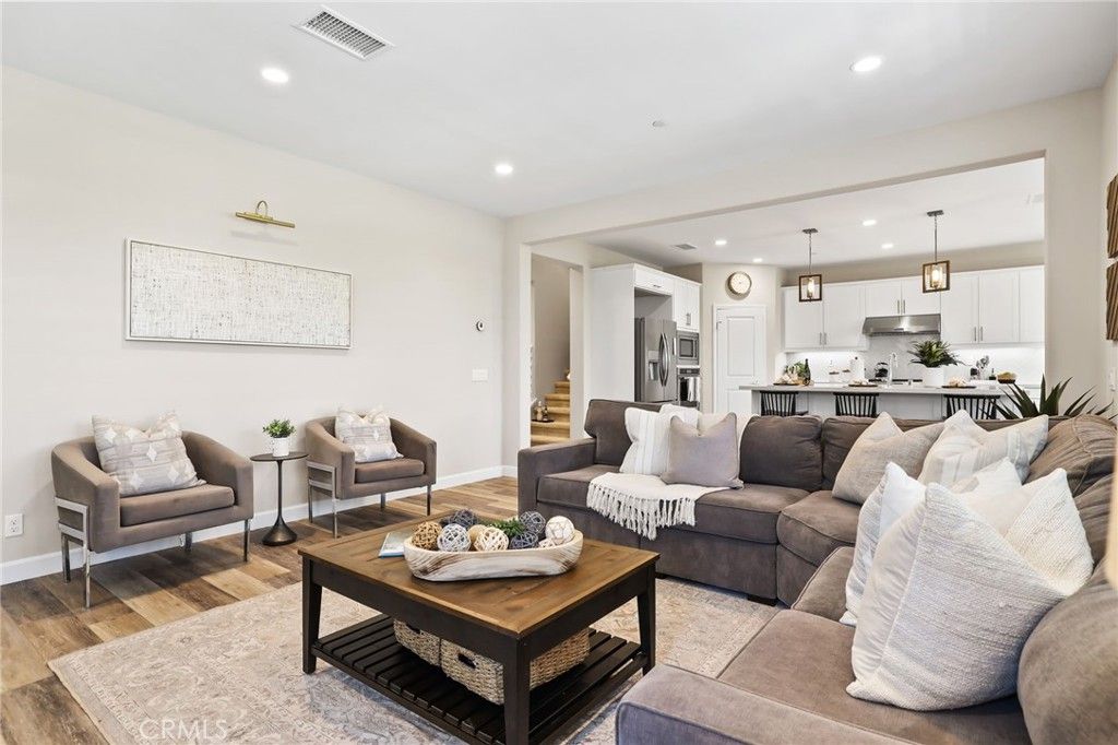 listing image 130723264633001744970
