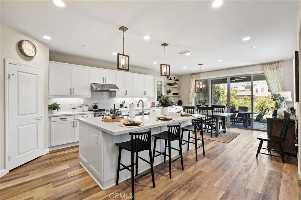 listing image 130722758017452233924