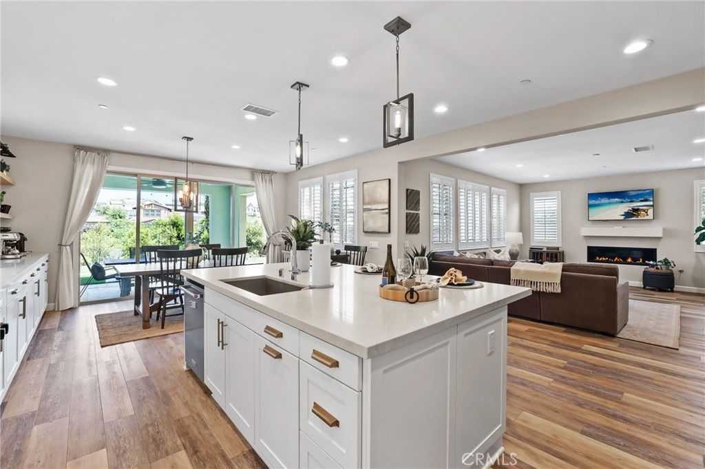 listing image 130729902642177512047
