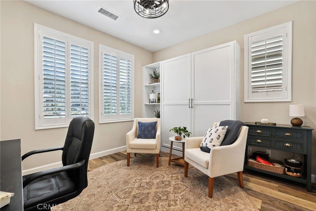 listing image 130723341997945441230