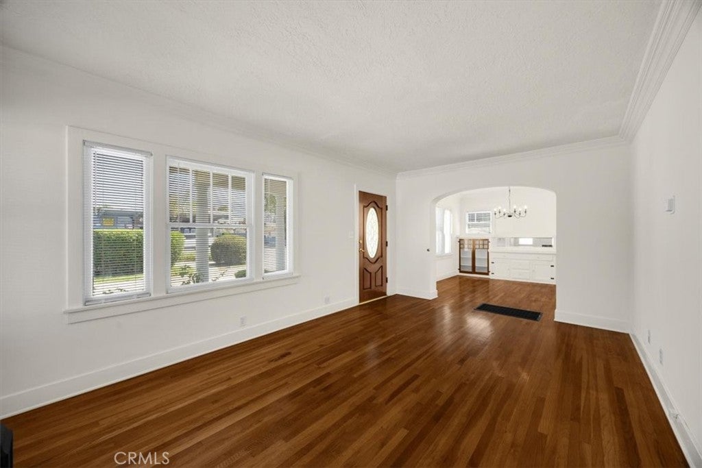 1068 E 9th Street