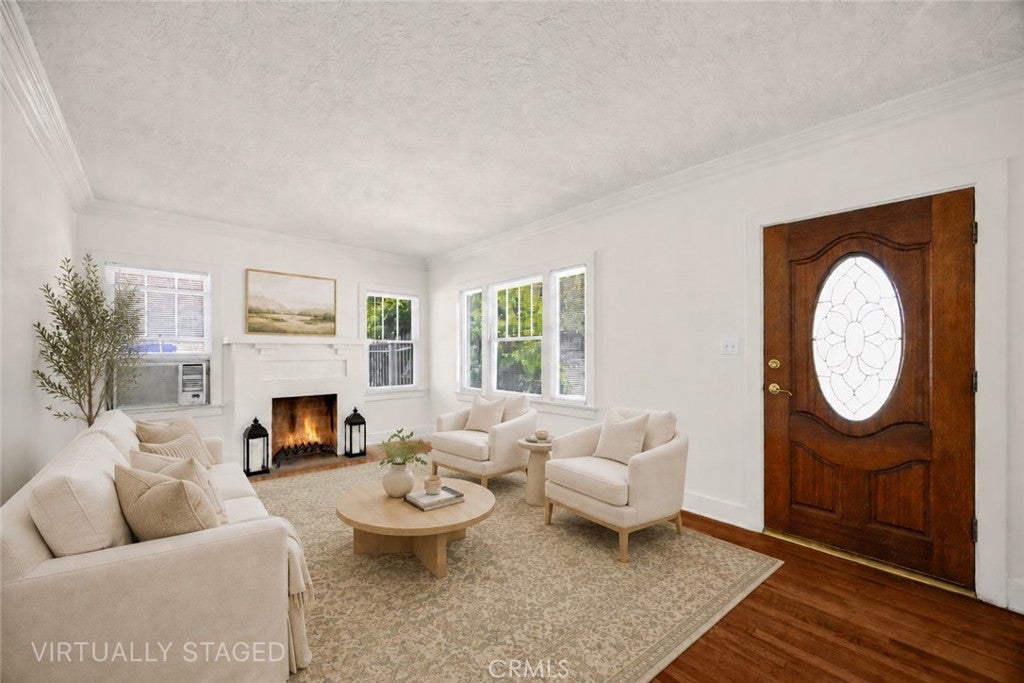 1068 E 9th Street