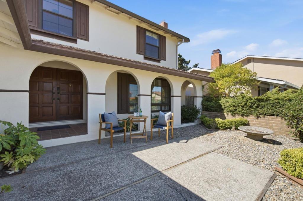 717 Crestview Drive