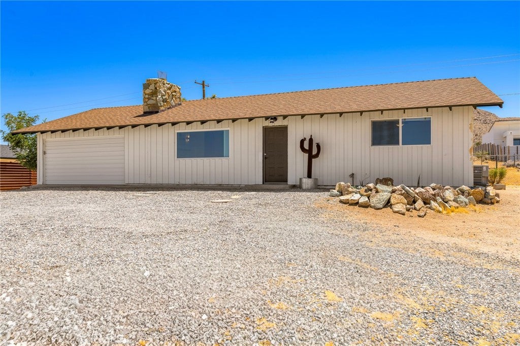60229 La Mirada Trail