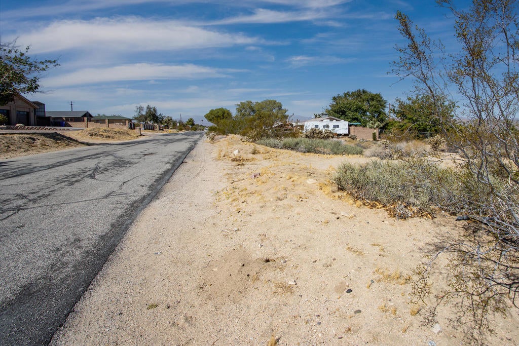 60586 La Mirada Trail