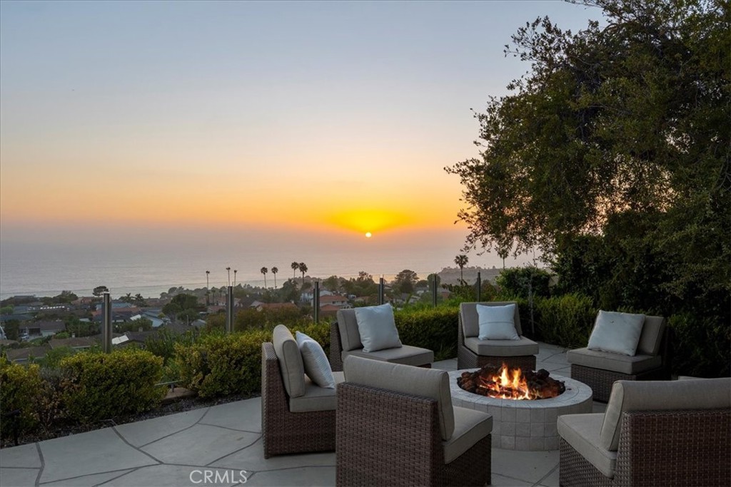 7241 Avenida Altisima
