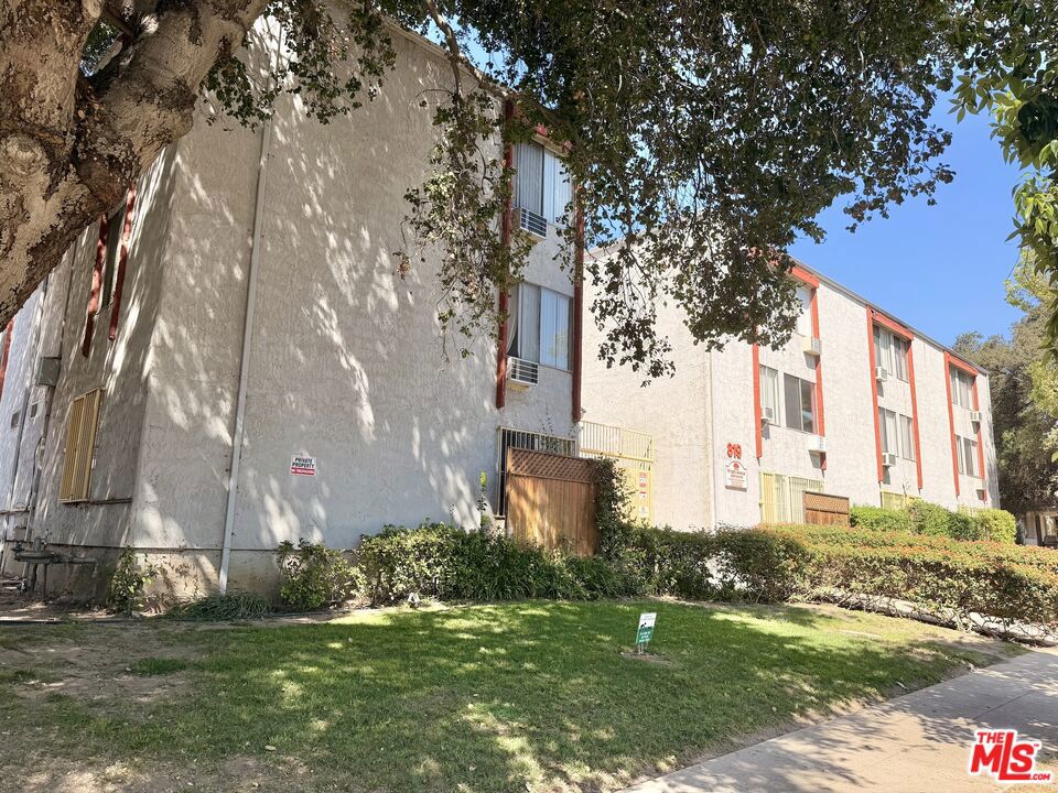 819 Wright Avenue