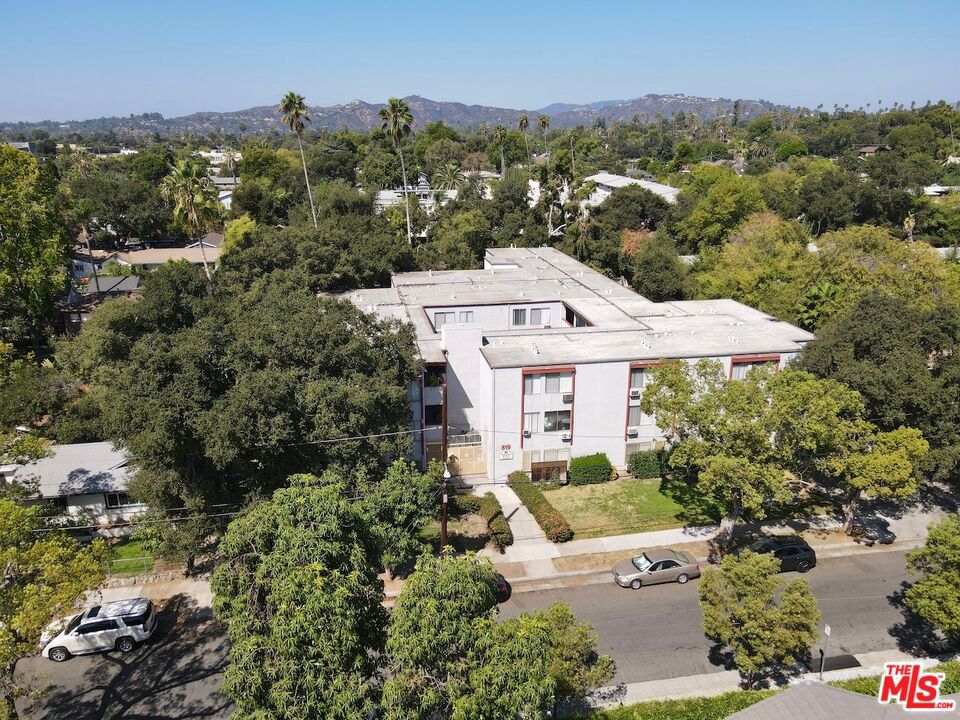 819 Wright Avenue
