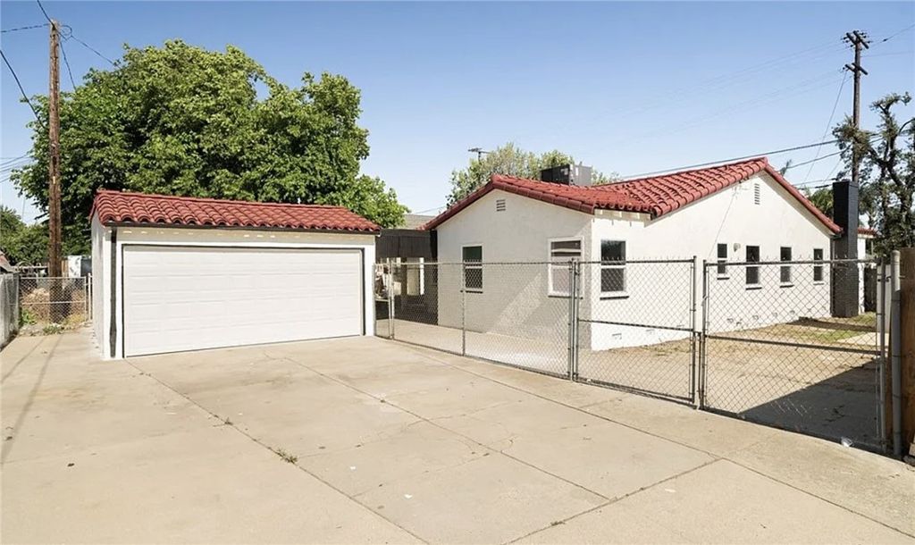 Photo of 709 E E 9th St St, Pomona, CA 91766 (MLS # IV25244722)