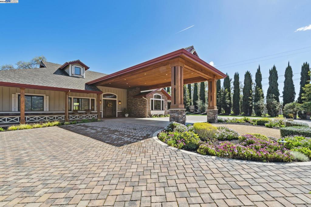 HAPPY VALLEY - Residential