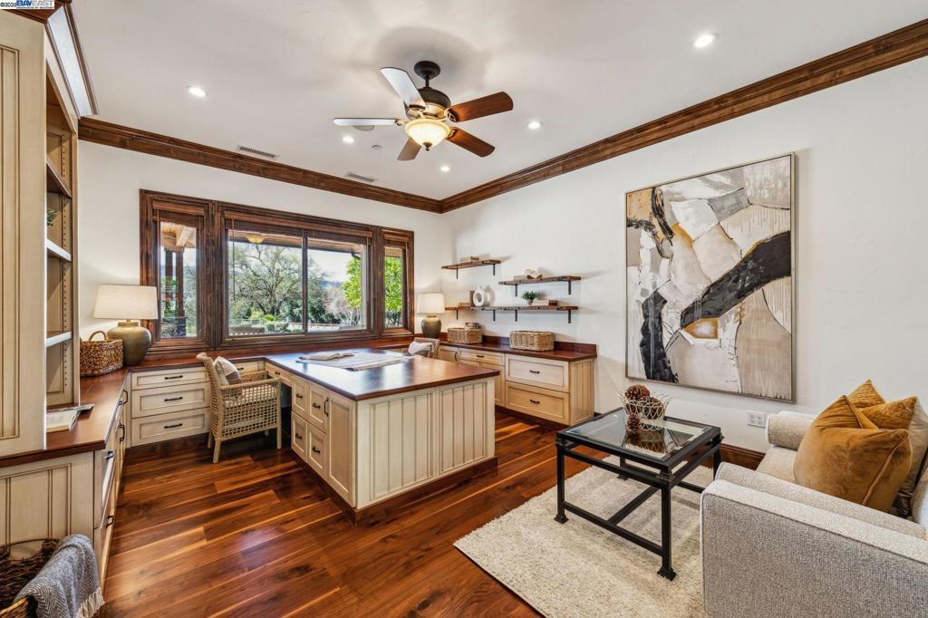 HAPPY VALLEY - Residential