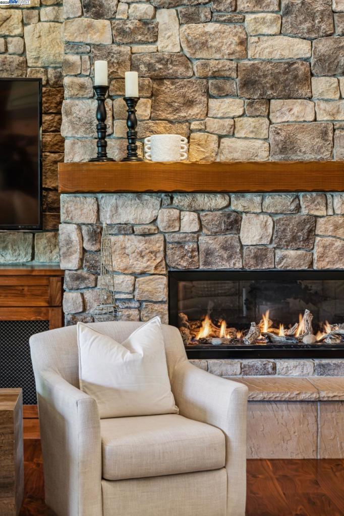 HAPPY VALLEY - Residential