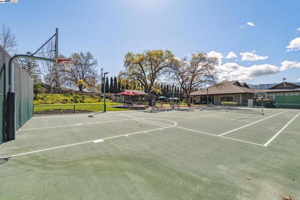 HAPPY VALLEY - Residential