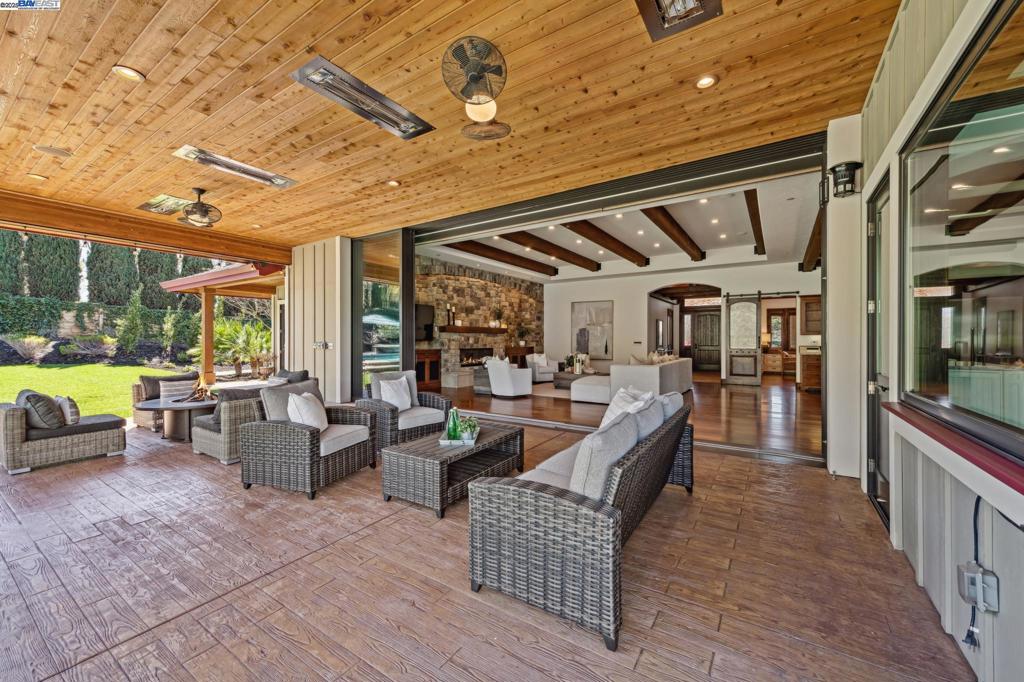 HAPPY VALLEY - Residential