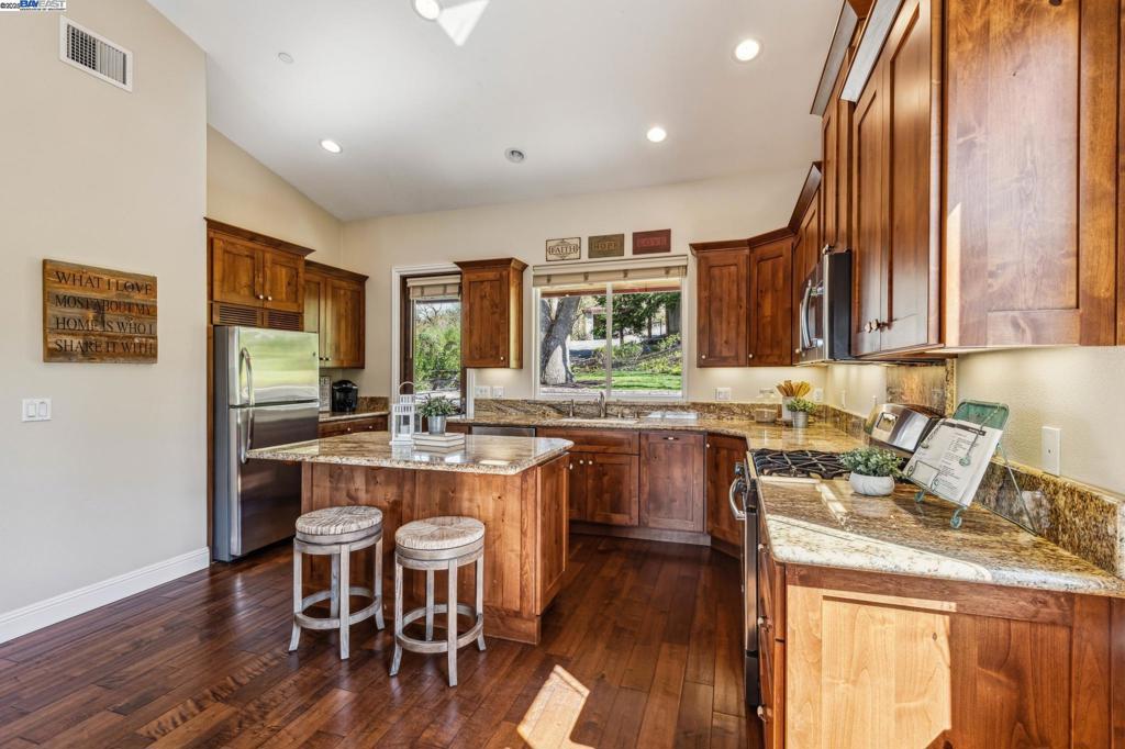 HAPPY VALLEY - Residential