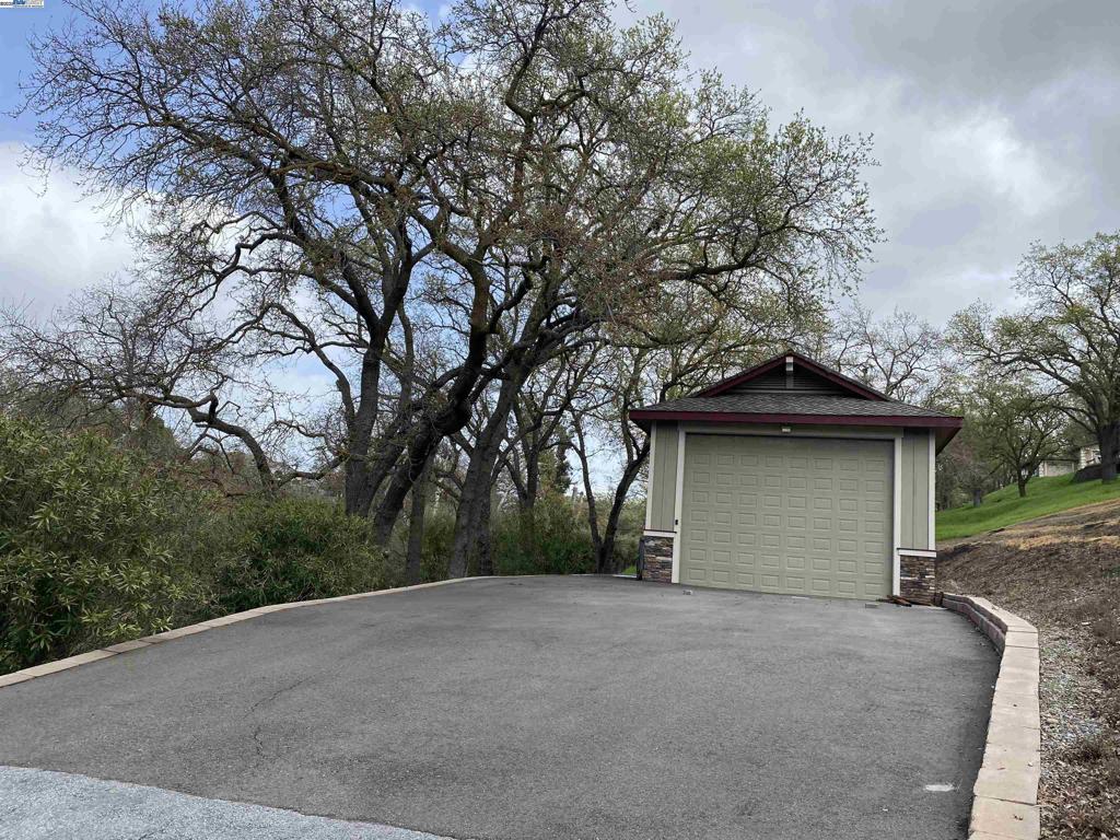 HAPPY VALLEY - Residential