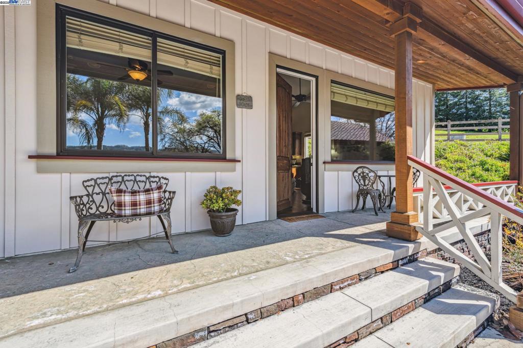 HAPPY VALLEY - Residential