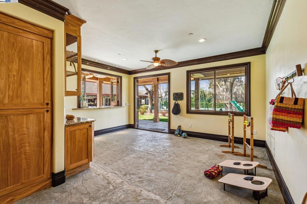 HAPPY VALLEY - Residential