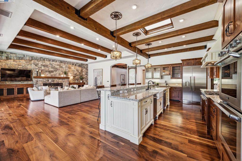 HAPPY VALLEY - Residential