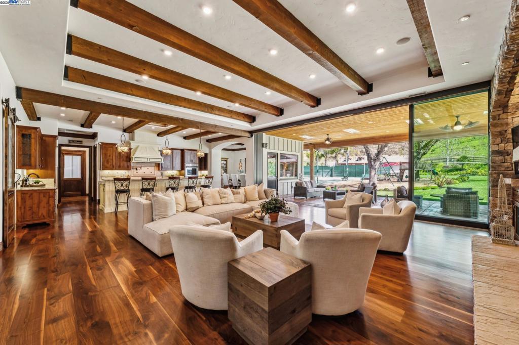 HAPPY VALLEY - Residential