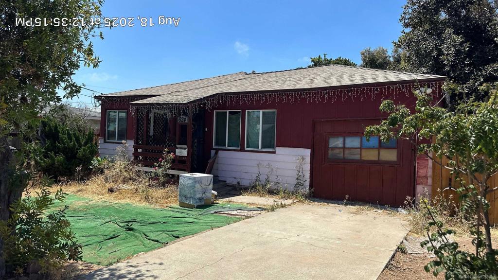 Fixer with a large lot, terrific location and a ton of potential is ready for you to bring your contractor and make this your home. With some TLC, this could be a wonderful place to raise your family.
