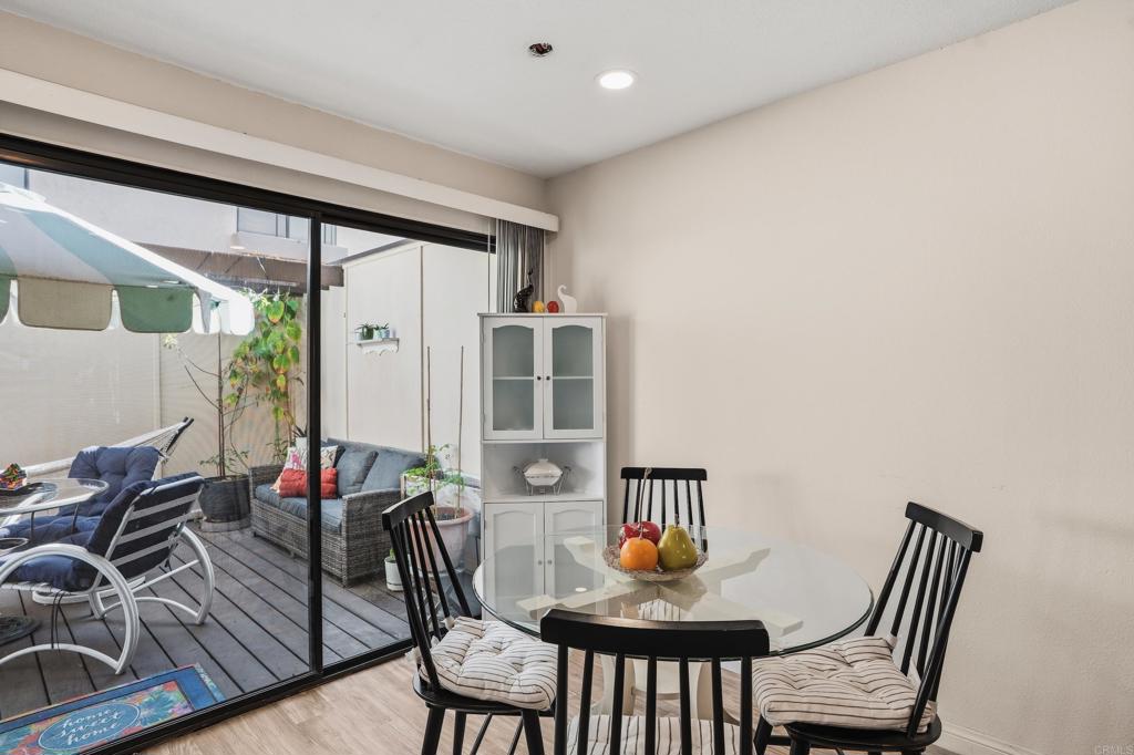 Properties 3 8435 Via Mallorca 92