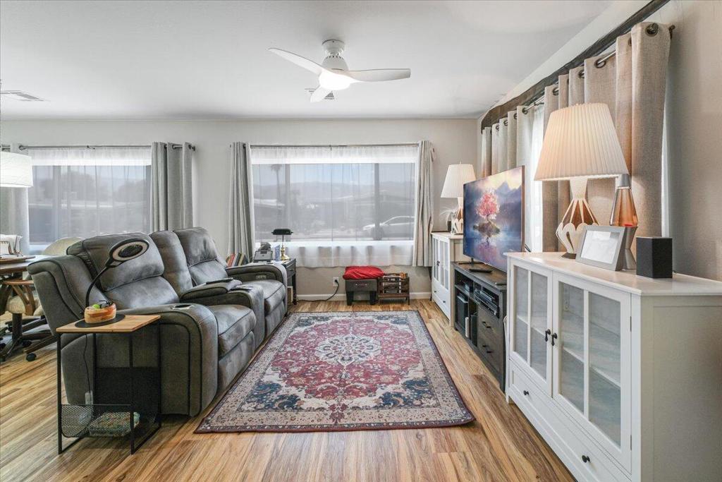 Palm Desert Greens - Manufactured In Park