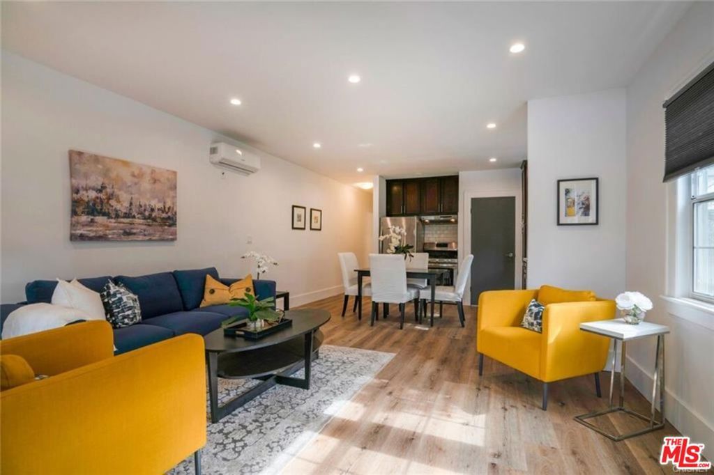 Photo of 910 Victoria Avenue, Venice, CA 90291 (MLS # 26794069)