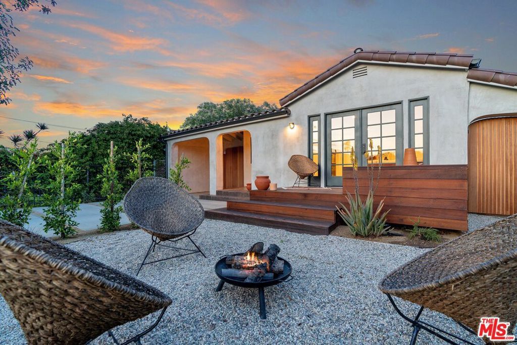 listing image 130720406598325543381
