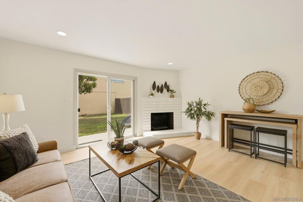 415 Woodlawn Ave D