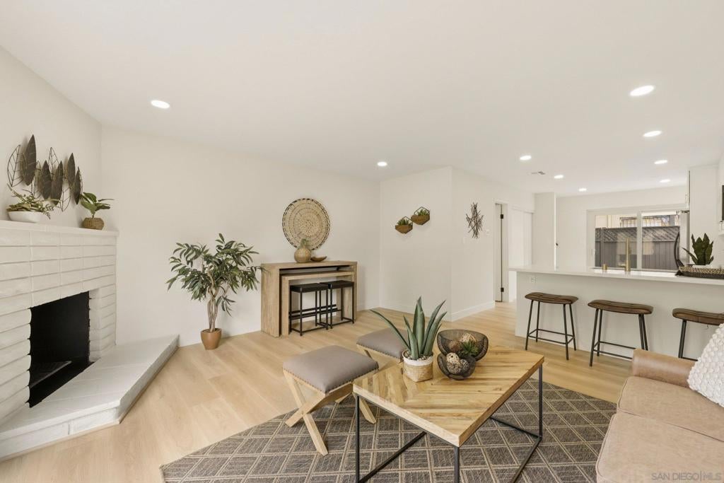 415 Woodlawn Ave D