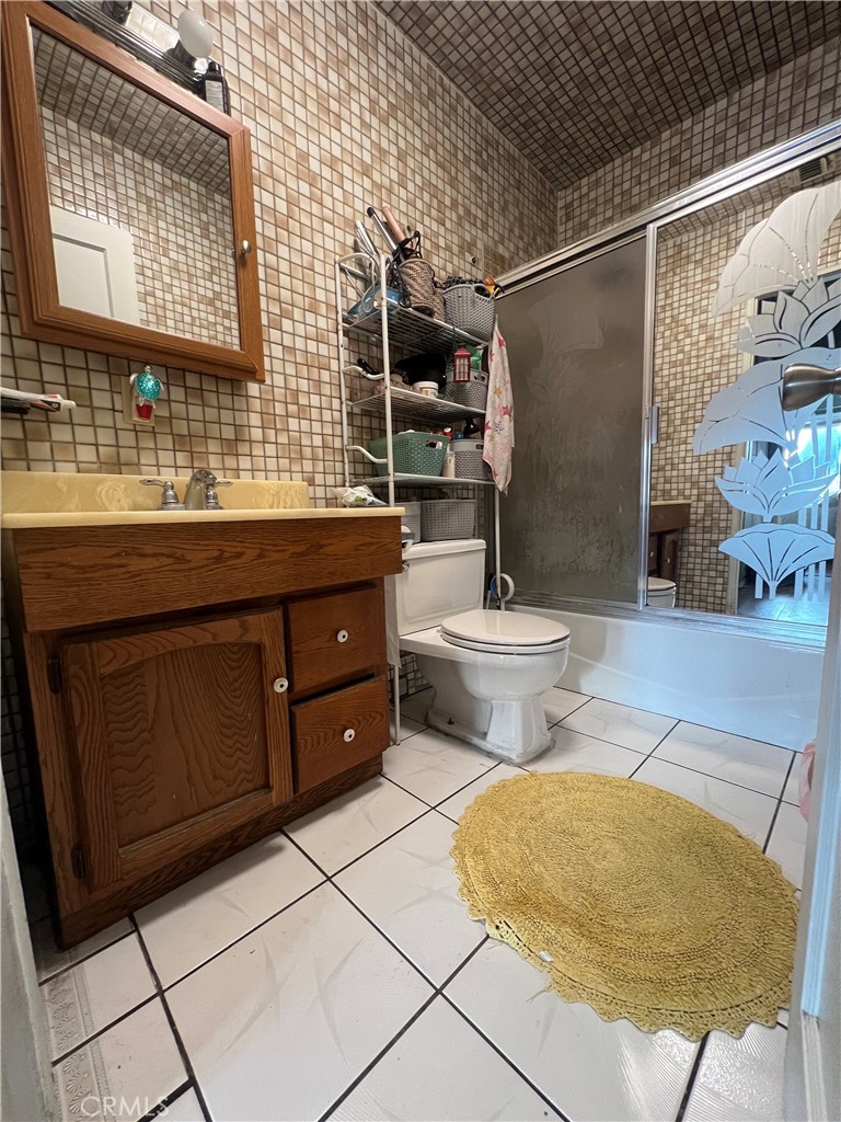 2200 Ximeno Avenue