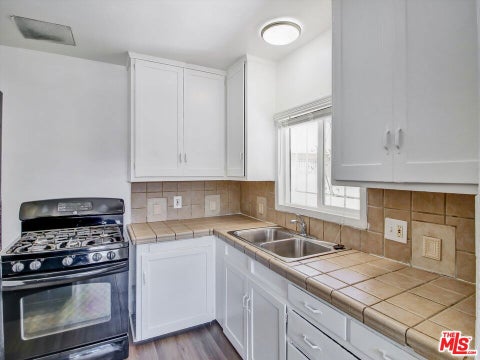 Tiny photo for 3663 S Victoria Avenue, Los Angeles, CA 90016 (MLS # 26873141)