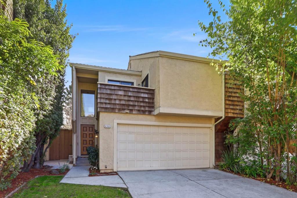 4748 Lago Vista Circle