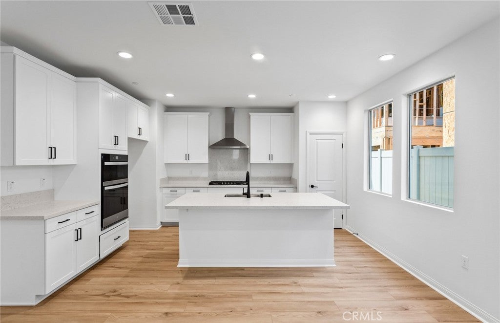 4246 East Flutter Privado