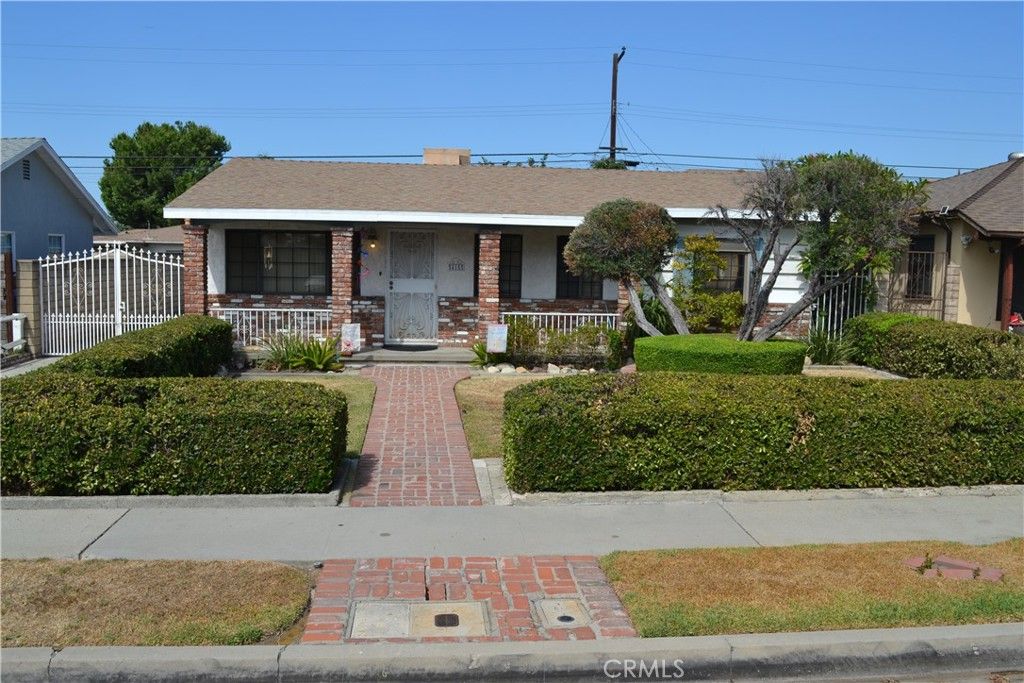 Photo of 415 S Grandin Avenue, Azusa, CA 91702 (MLS # SR26011236)
