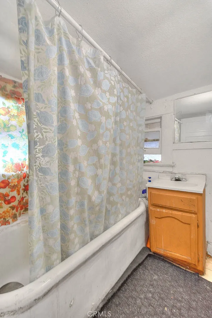 Los Angeles, California 90042, United States, ,Residential,Active,247625