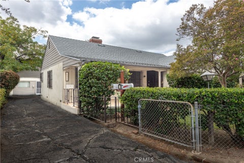 Photo of 14738 Magnolia Boulevard, Sherman Oaks, CA 91403 (MLS # SR26210181)