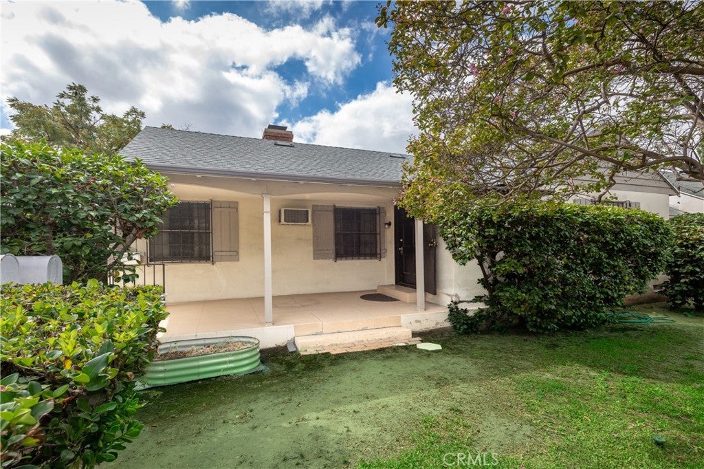 14738 Magnolia Boulevard