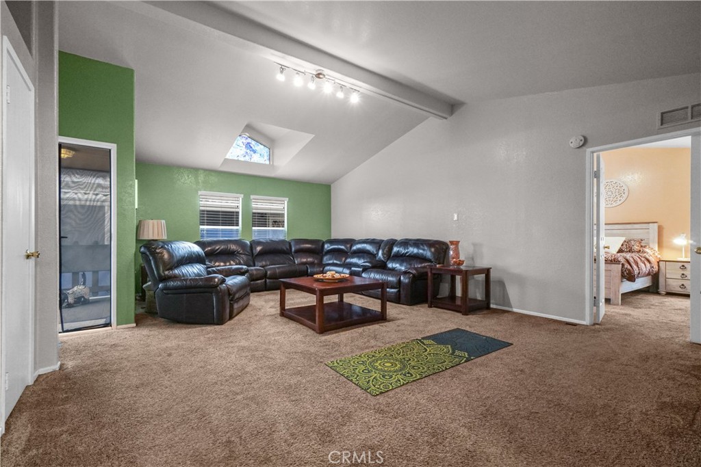 11301 Euclid Street 21