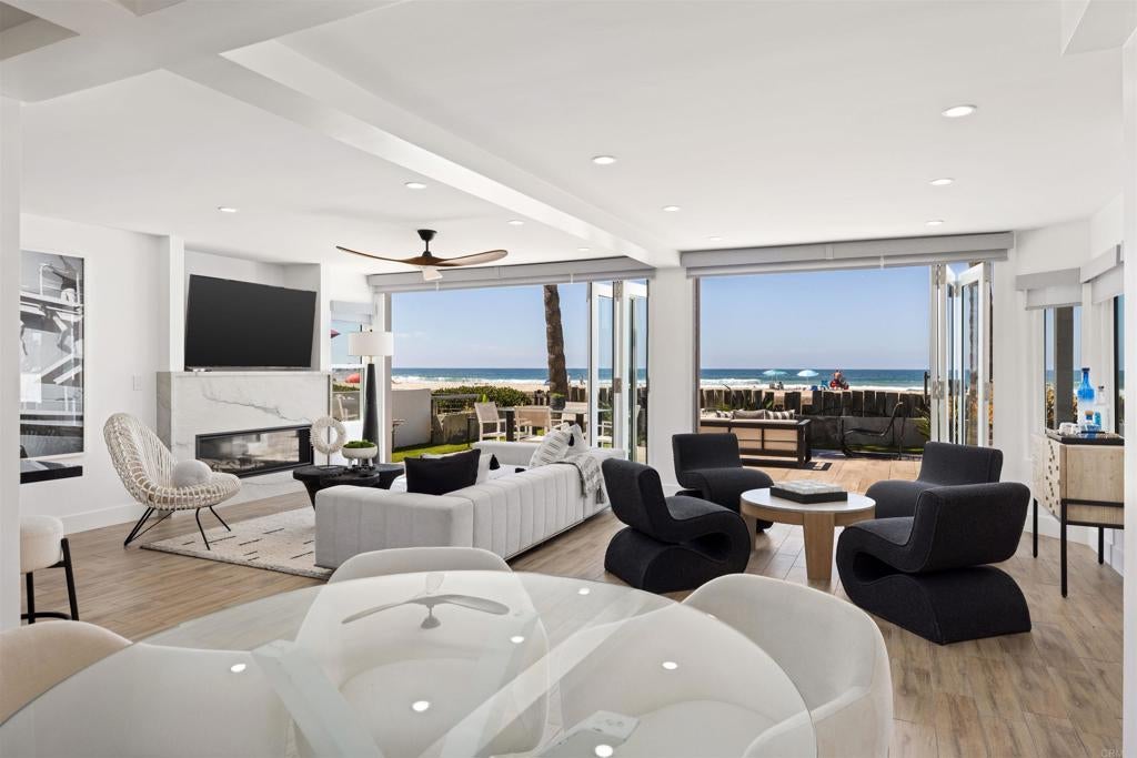 2981 Ocean Front Walk 1