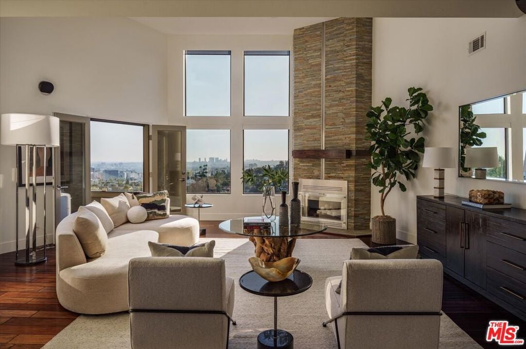 5677 Spreading Oak Drive