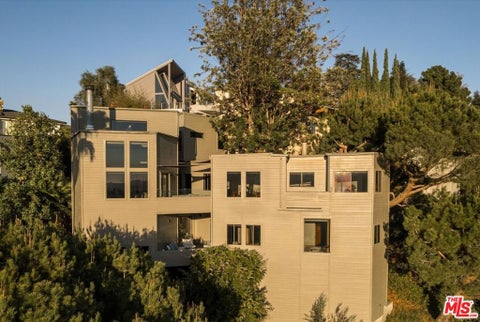 Photo of 5677 Spreading Oak Drive, Los Angeles, CA 90068 (MLS # 26987315)
