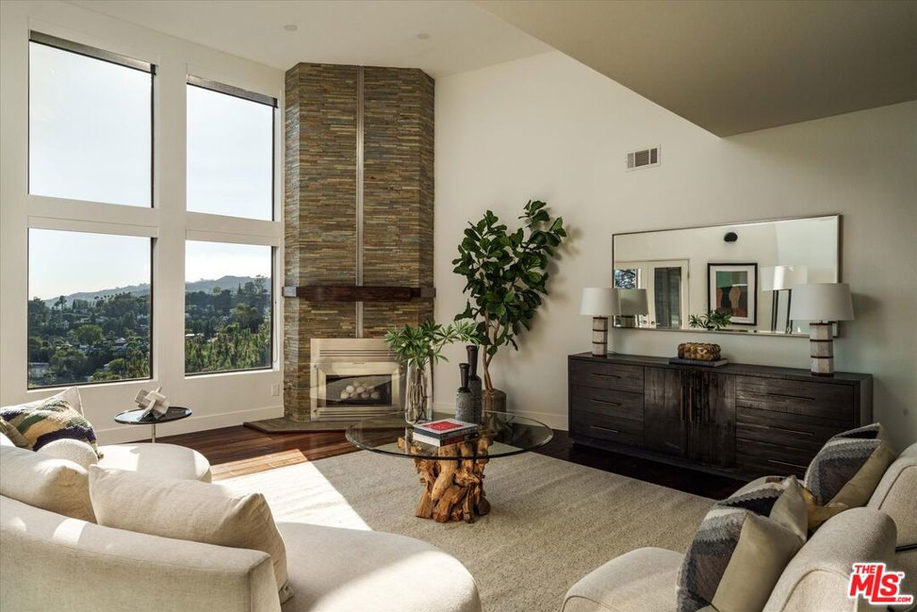 5677 Spreading Oak Drive