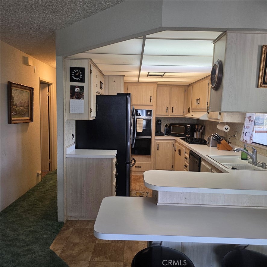 9570 Crestknoll