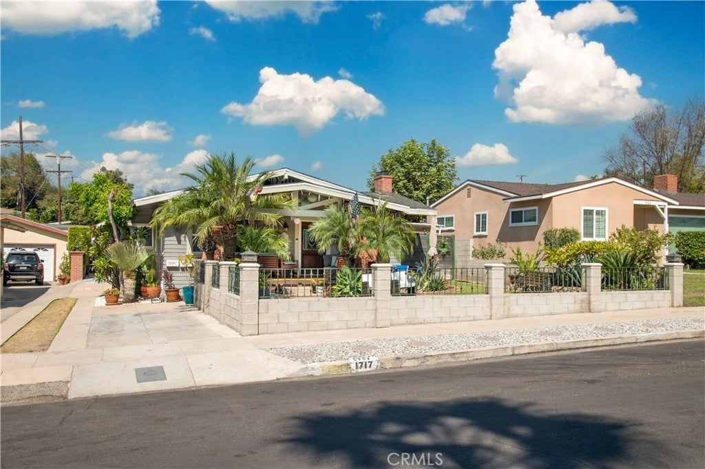 1717 Phillips Way