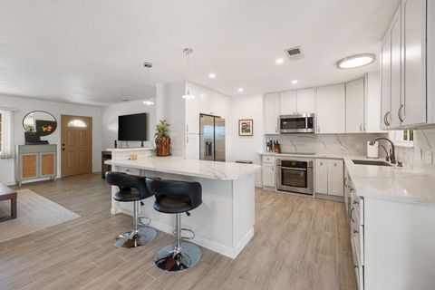 Tiny photo for 42600 Wisconsin Avenue, Palm Desert, CA 92211 (MLS # 219144369DA)